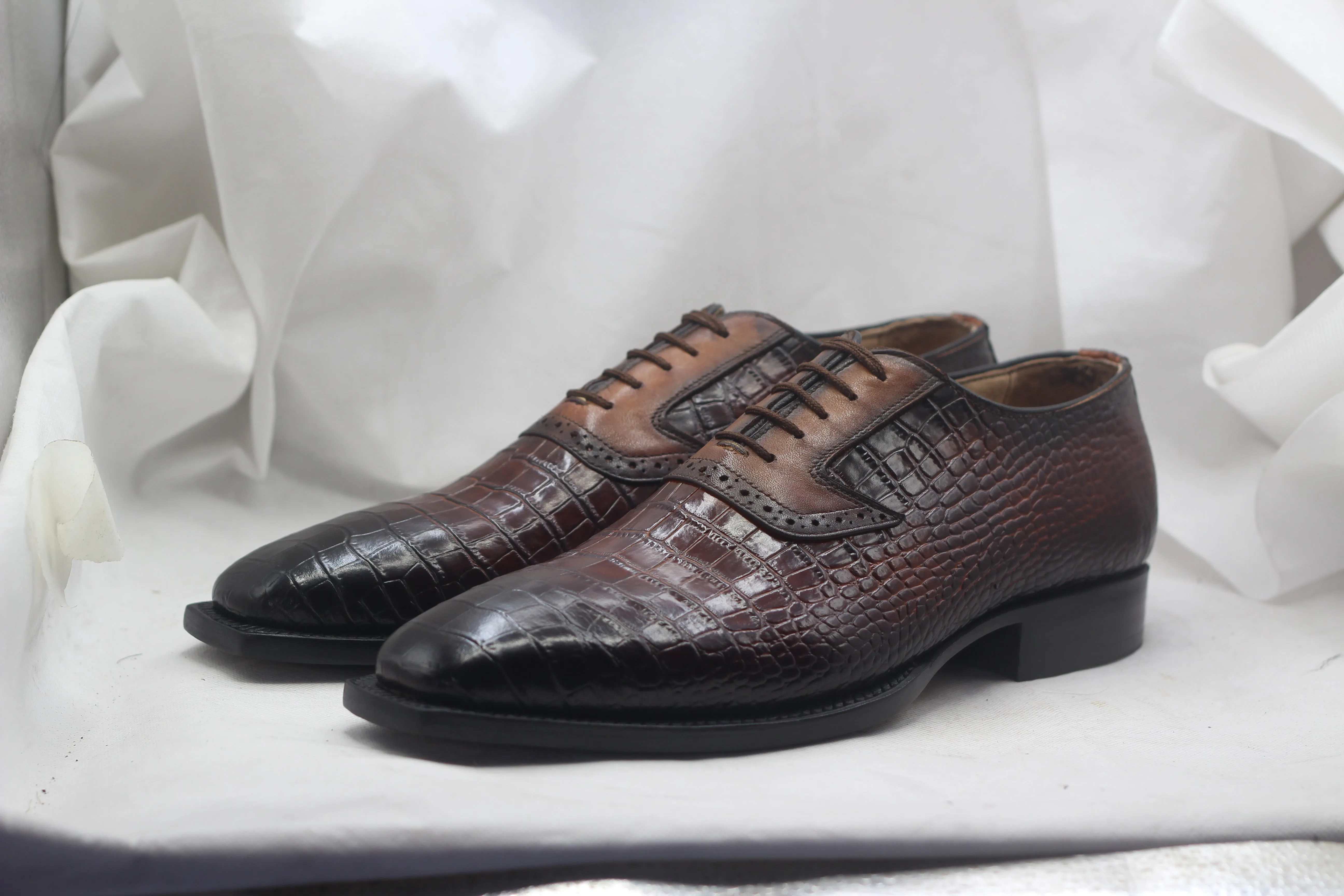 Elegant Two-Tone Leather Shoes for Men – Crocodile-Embossed Formal Oxfords Bespoke Custom Made Handmade Premium Quality Leather Lace, Wedding Shoe, Party Wear Shoe, Custom Shoes