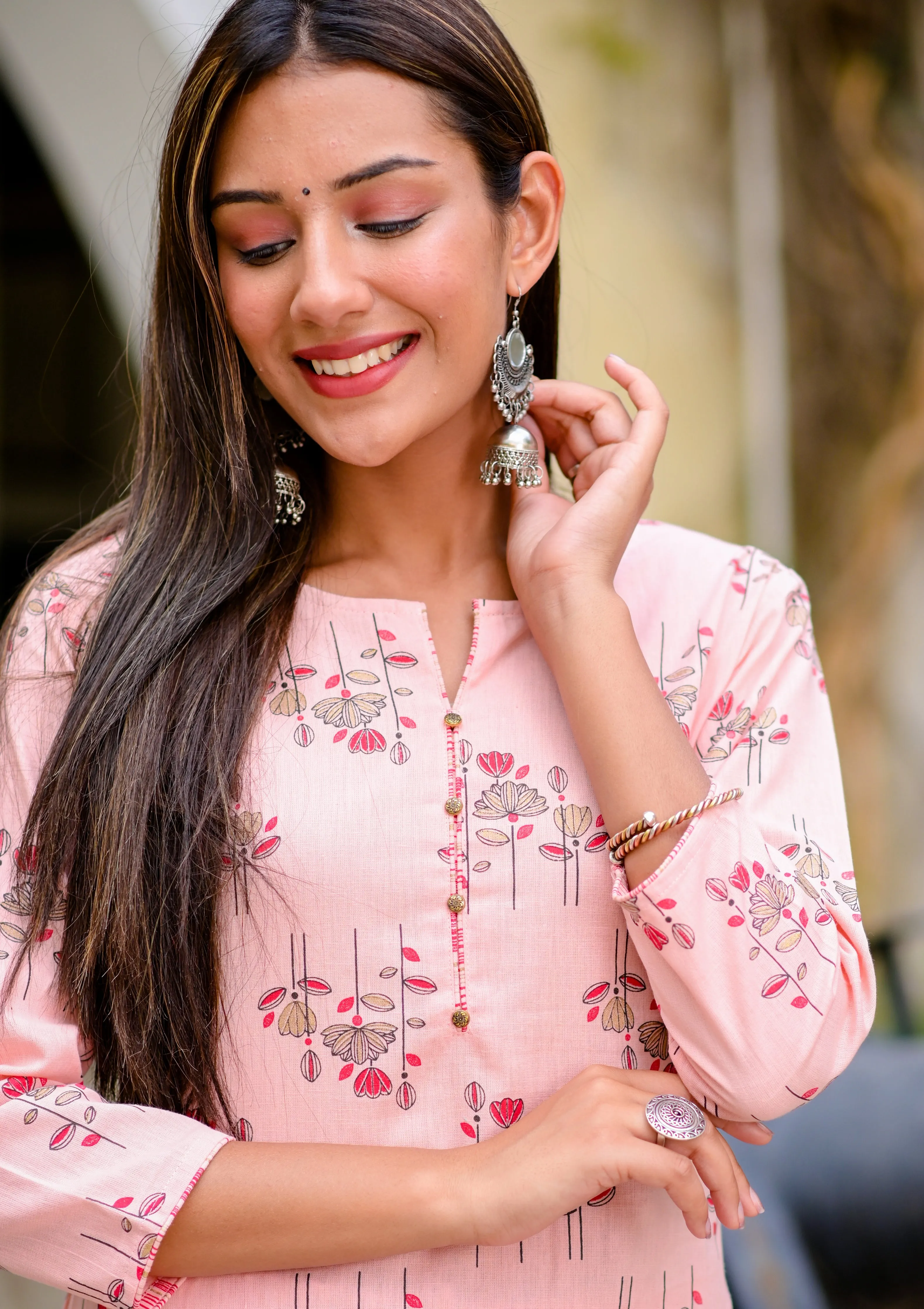 Women Pink & Golden Printed Kurta Set